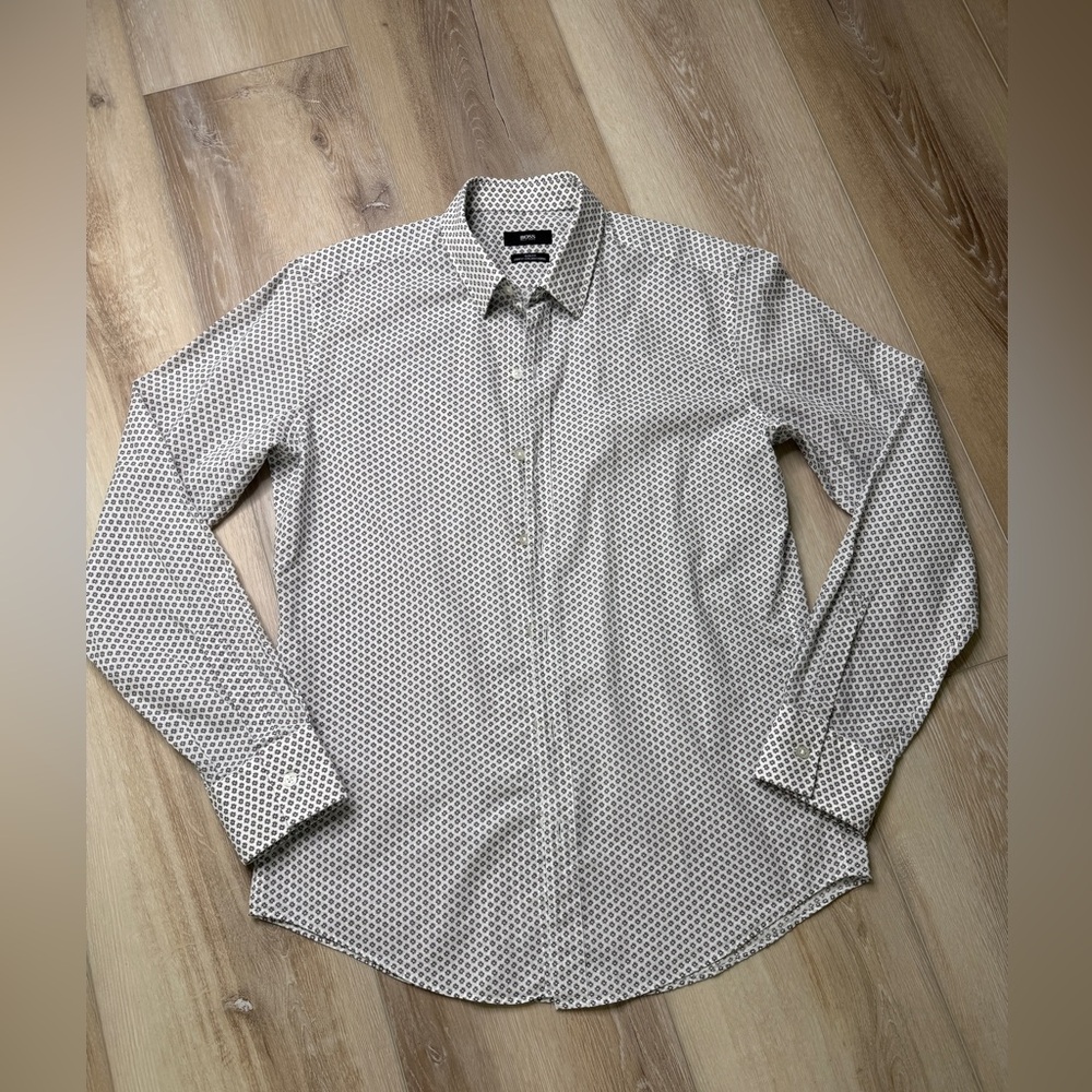 Hugo Boss Slim Fit Dress Shirt Men’s M | Italian Fabric Patern Button Down